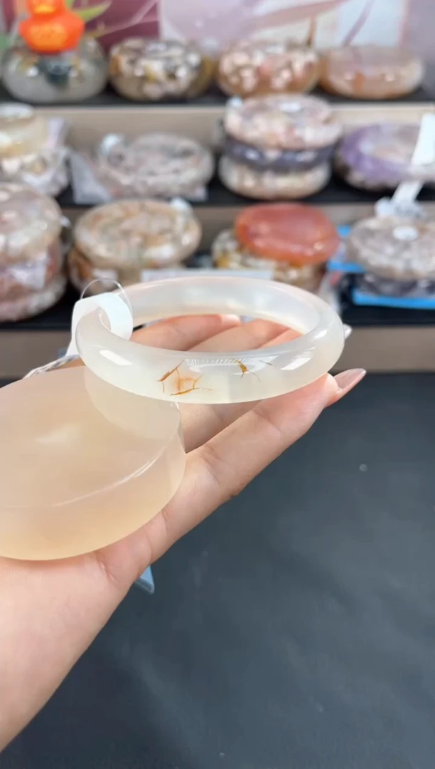 未镶嵌手镯石英质玉57