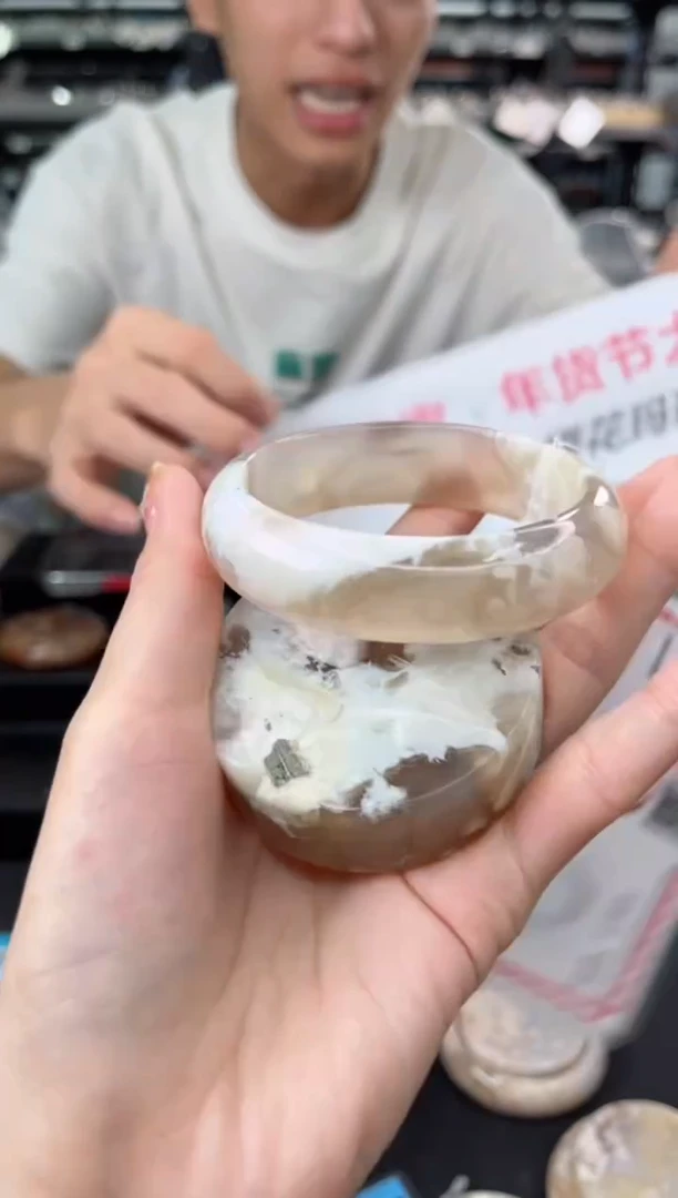 【闪购商品】石英质玉手镯未镶嵌60圈口（不退不换）1681201