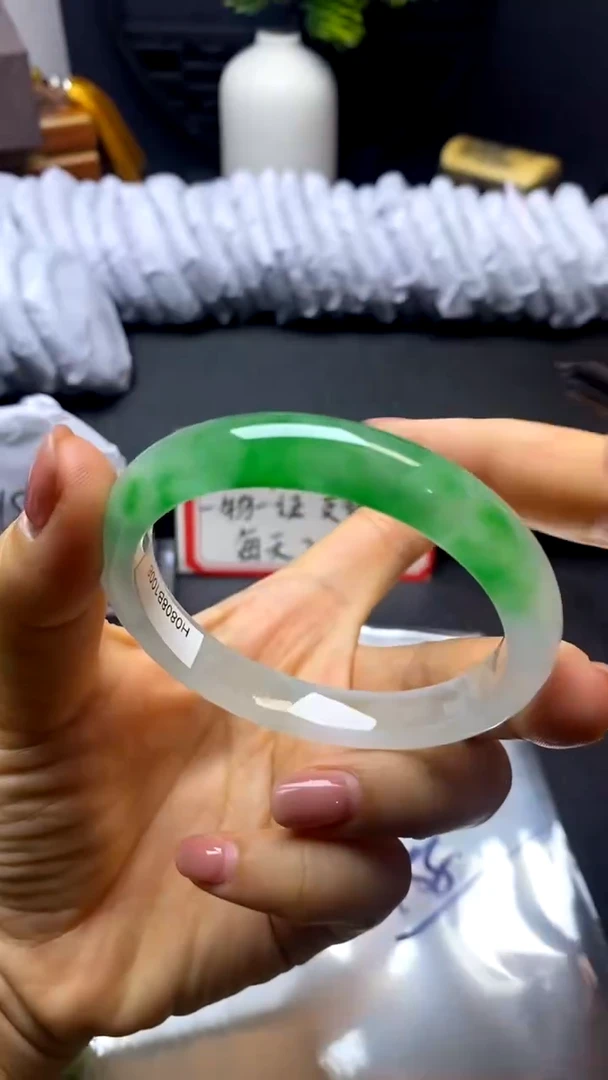 时尚女款缅料手镯 48