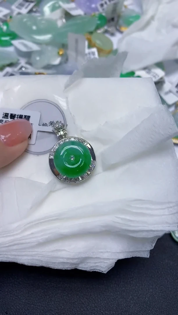 颈饰未镶嵌翡翠天然缅甸翡翠A货多样性发一件