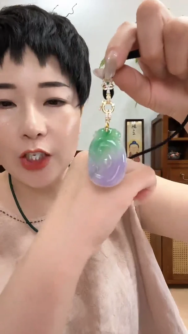 翡翠未镶嵌颈饰075