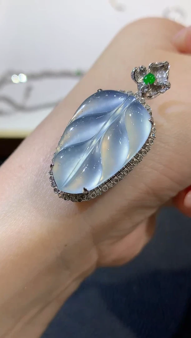 吊坠(不含链)18K金镶嵌翡翠D130