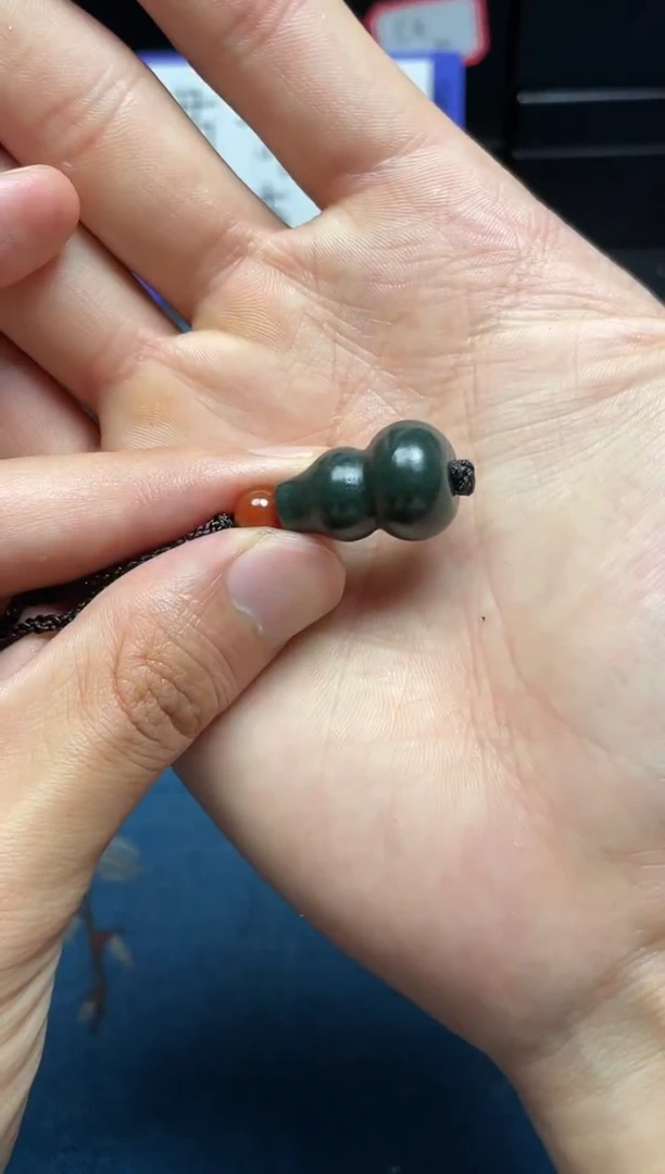 颈饰未镶嵌和田玉姜*1