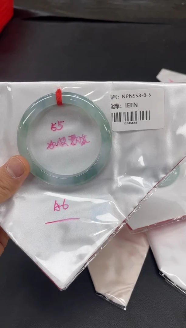 未镶嵌手镯翡翠翡翠手镯