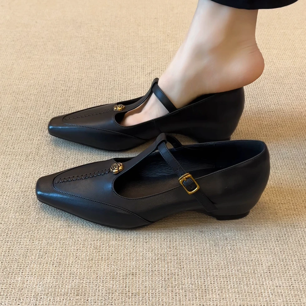 RubyL/4.5cm2025年春夏新款时尚百搭气质粗跟纯色方头单鞋女款