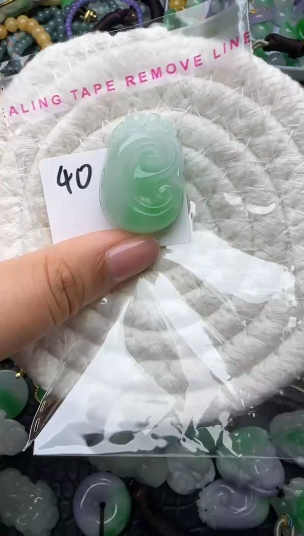 颈饰未镶嵌翡翠缅甸翡翠吊坠
