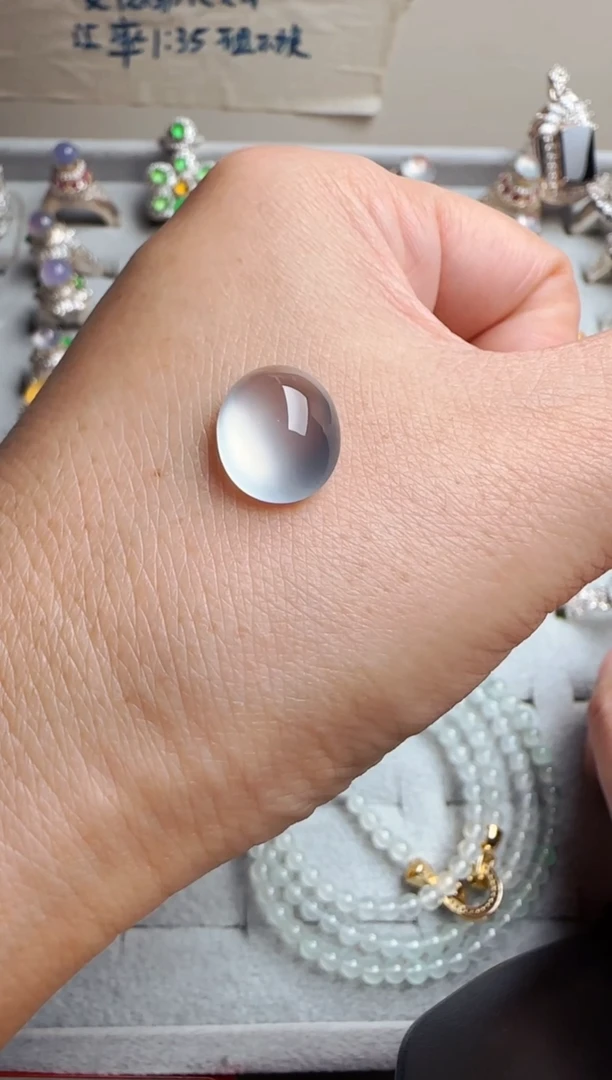 定制翡翠未镶嵌玻璃种翡翠白冰戒面