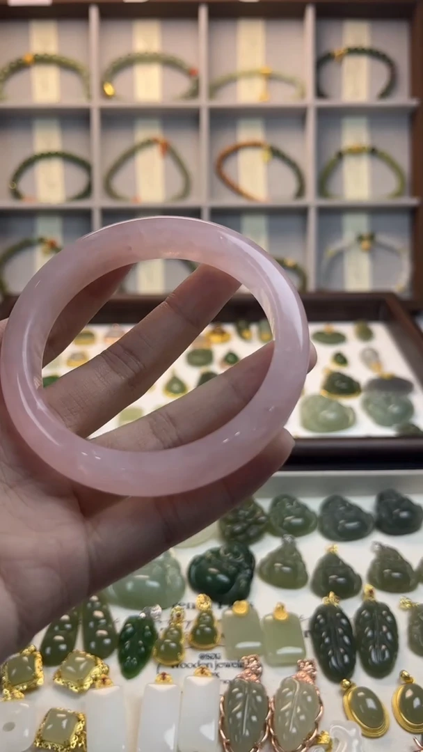 未镶嵌手镯芙蓉石1