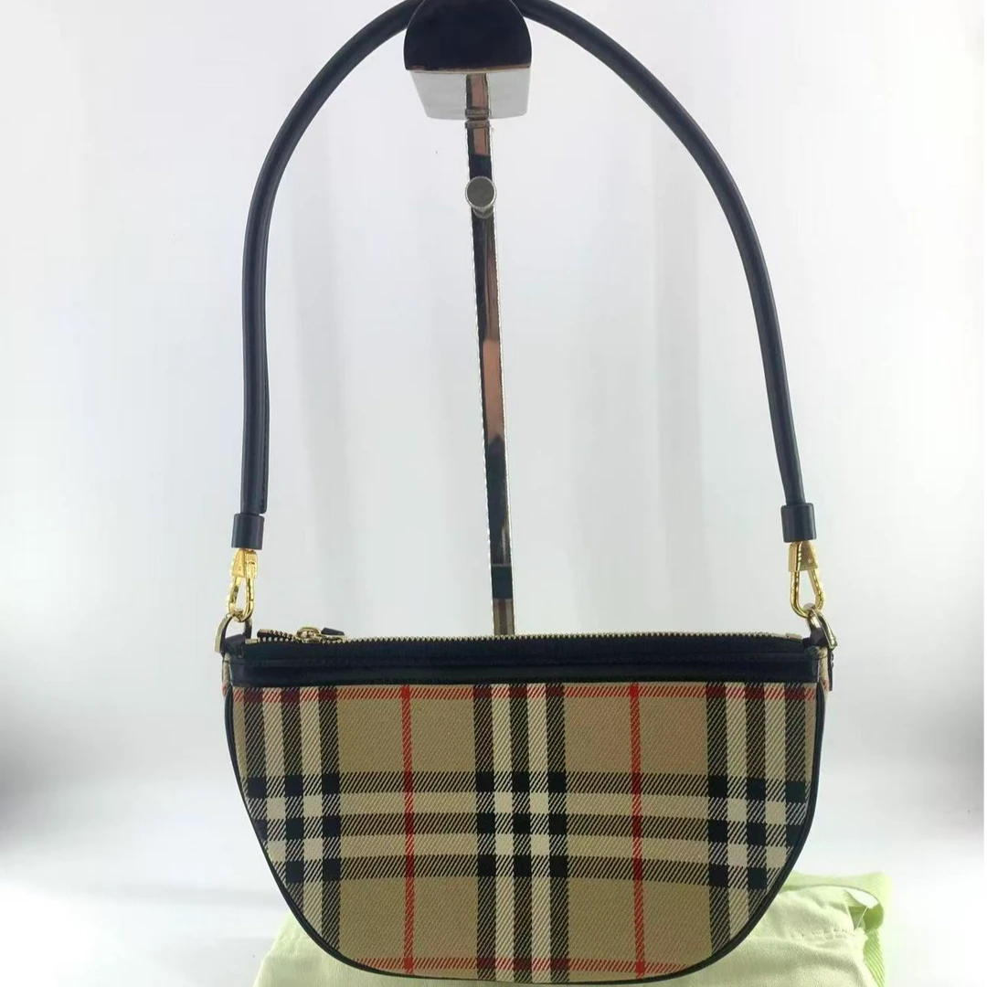 95新 BURBERRY/博柏利 半月单肩包bwz