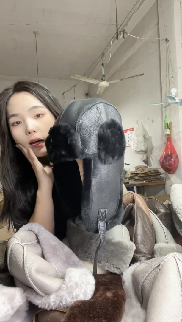 绵羊毛雷锋帽 黑色  372