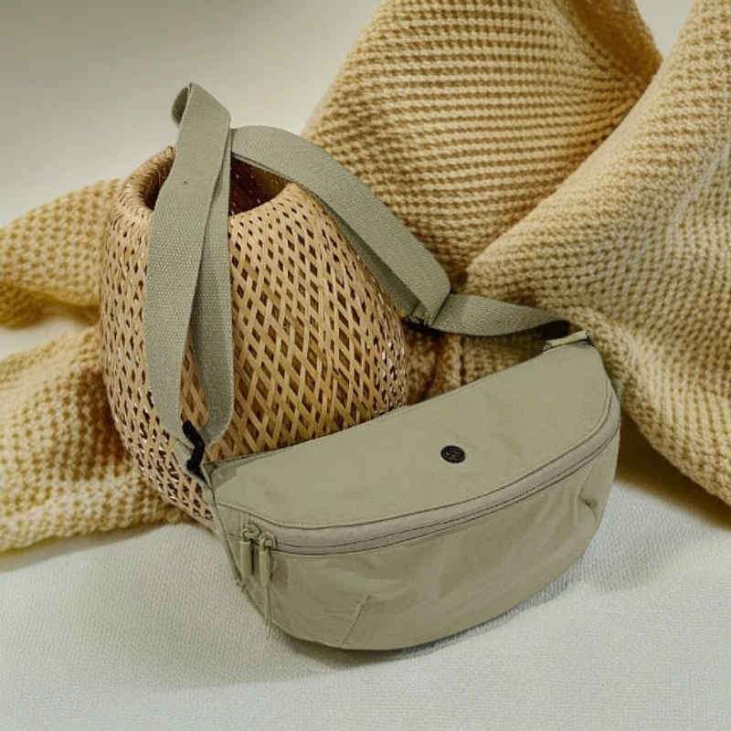 博卜纯色新款运动男女斜挎包外出胸包休闲简约百搭大容量单肩骑行