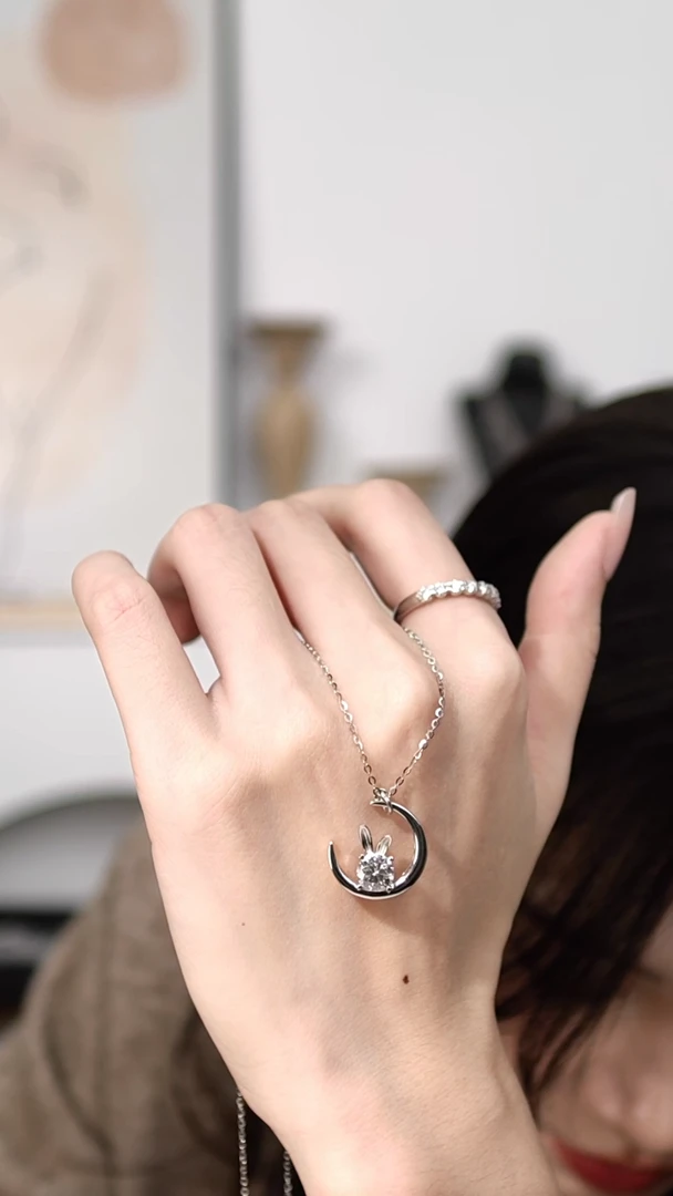 合成碳硅石吊坠925银莫桑 1克拉月兔吊坠MSD.315