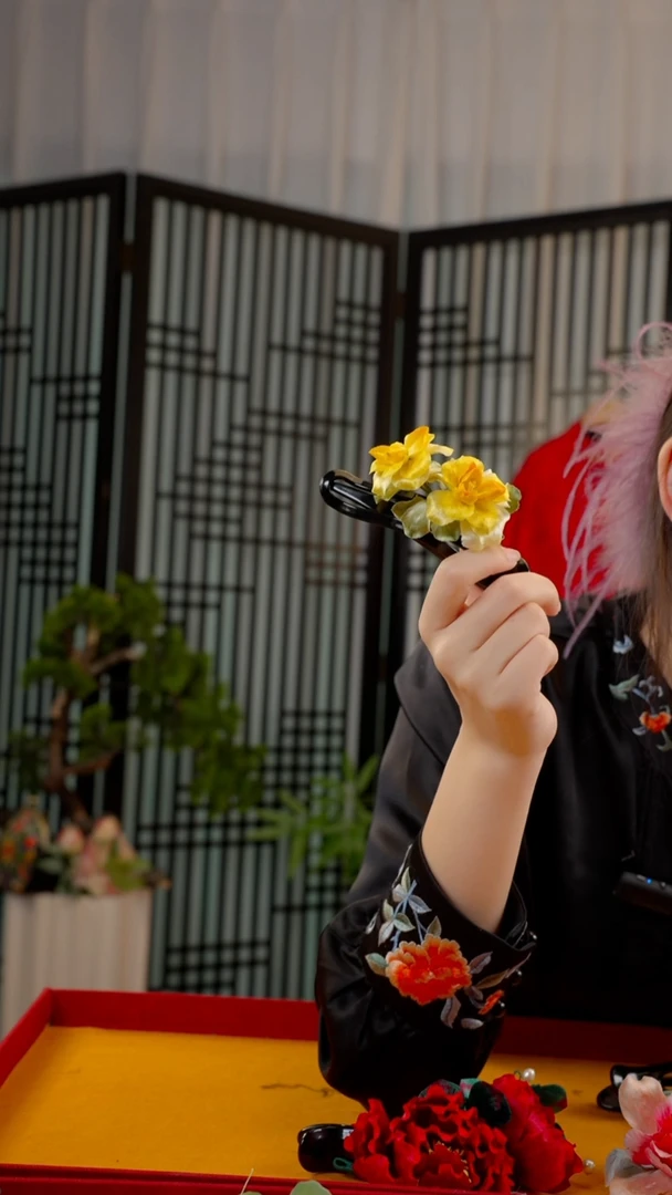 刺绣玫*璐非遗苏绣绒花手工饰品