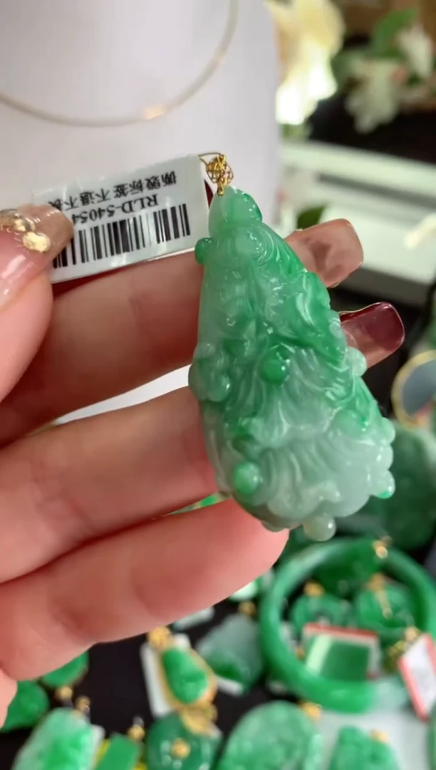 【闪购商品】翡翠吊坠(不含链)18K金镶嵌挂件