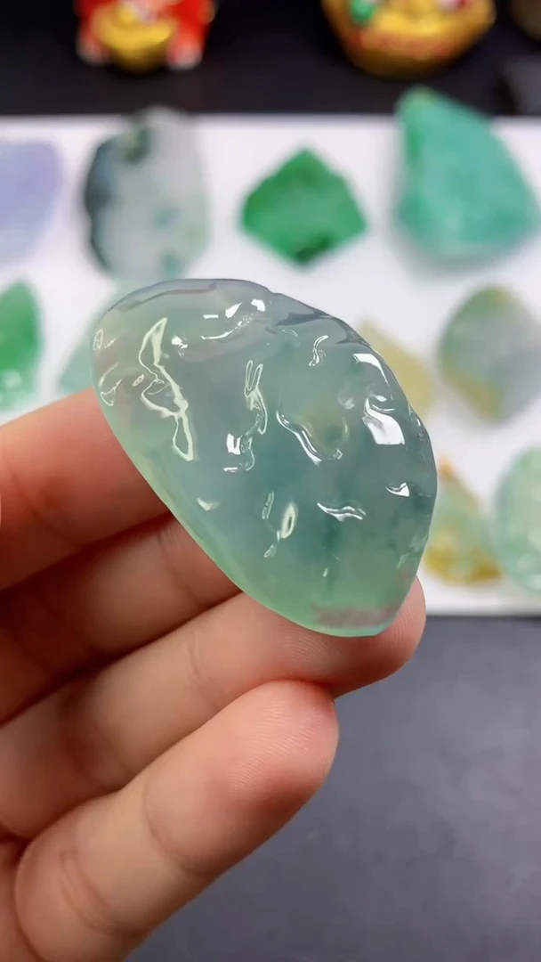 颈饰未镶嵌翡翠