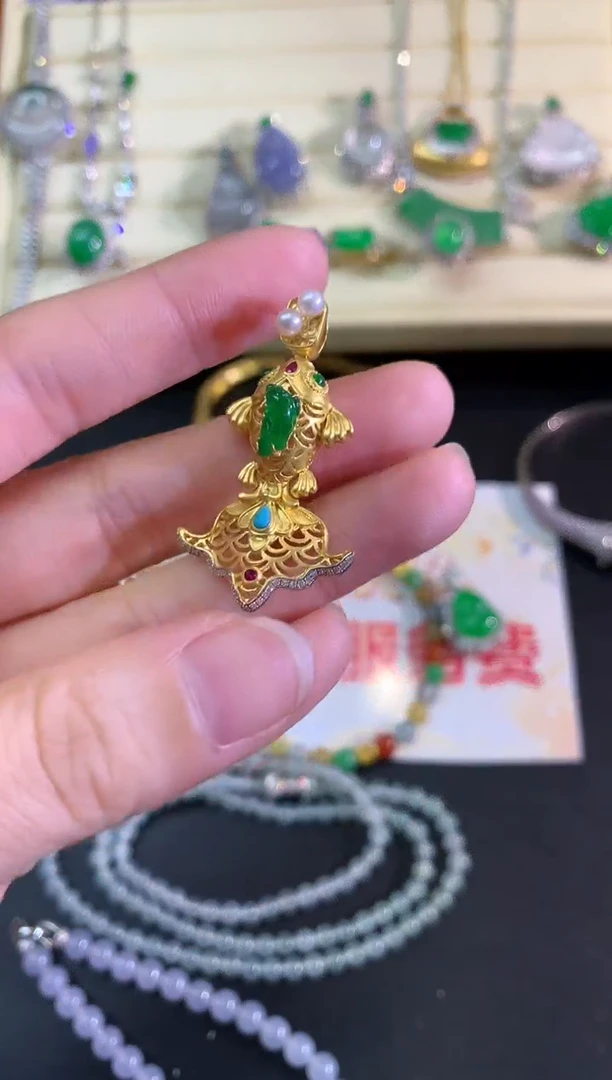 吊坠(不含链)18K金镶嵌翡翠吊坠|14800