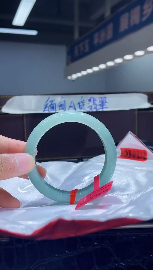 未镶嵌手镯翡翠25