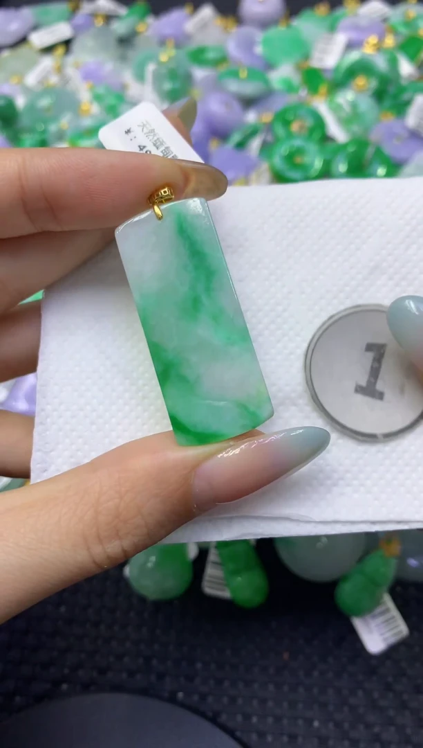 颈饰未镶嵌翡翠天然缅甸翡翠A货