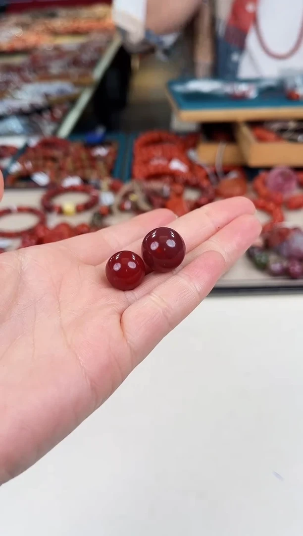 未镶嵌瓦西单珠南红玛瑙Y***?两个打包