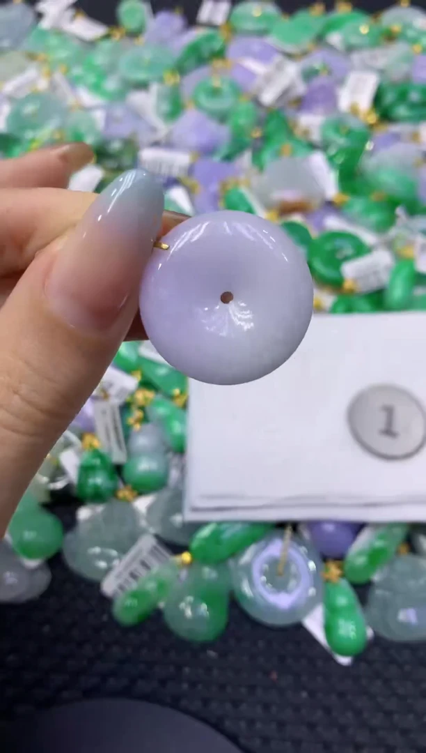 颈饰未镶嵌翡翠天然缅甸翡翠A货