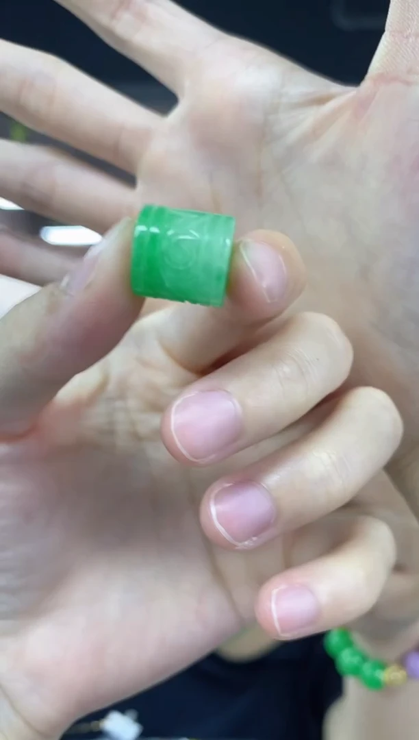 翡翠未镶嵌吊坠(不含链)多样性发其一颜色微差