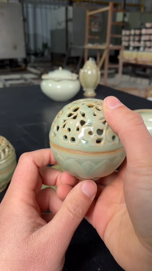 耀州窑仰山宝相小香薰带隔热棉带盒子