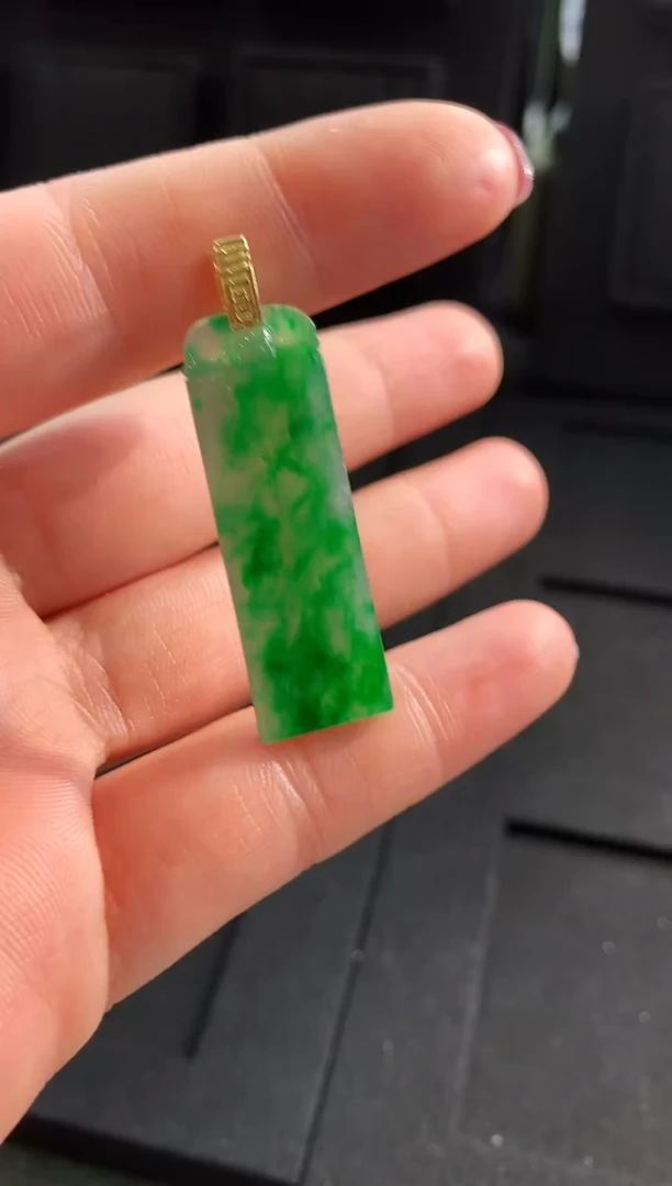 【闪购商品】翡翠吊坠(不含链)18K金镶嵌吊坠