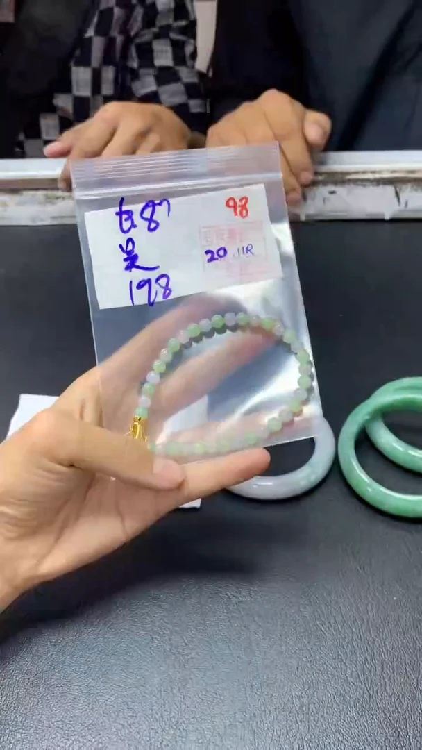 未镶嵌定制翡翠吴*昭98毛货需精细抛光定制+多样性发1+198