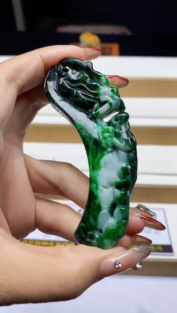 翡翠未镶嵌颈饰翡翠A 货