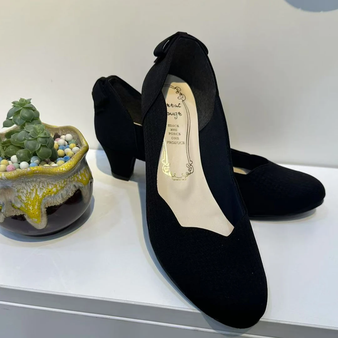 【日本正品】脚跟小钻石小众设计舒适可爱小跟鞋