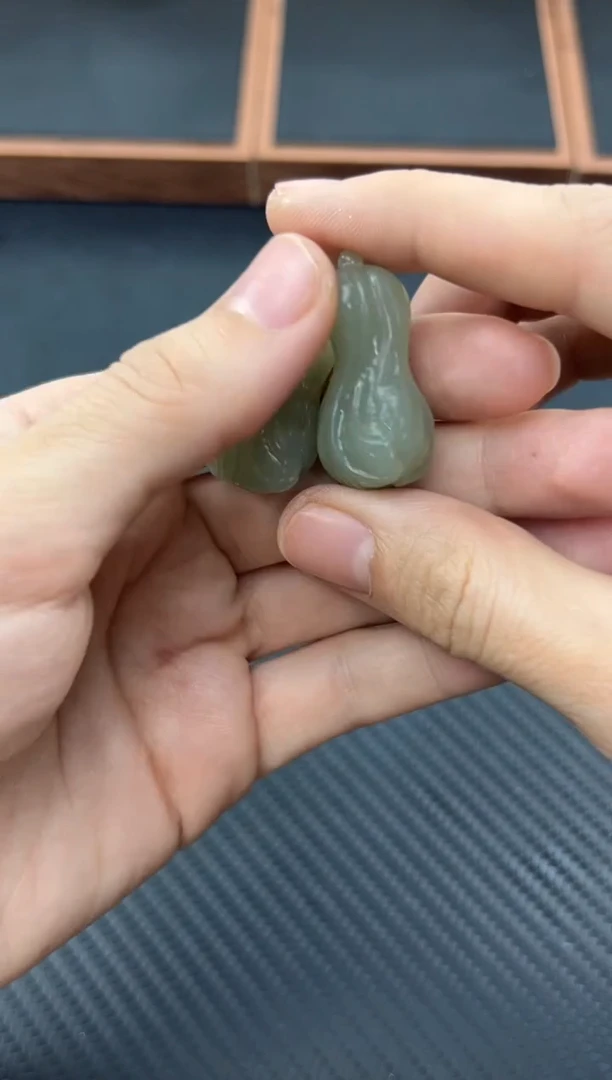 和田玉（糖玉）未镶嵌吊坠(赠链)近矿微色差吊坠