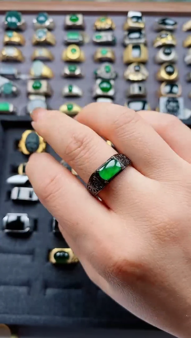 翡翠戒指银S925镶嵌天然翡翠男戒