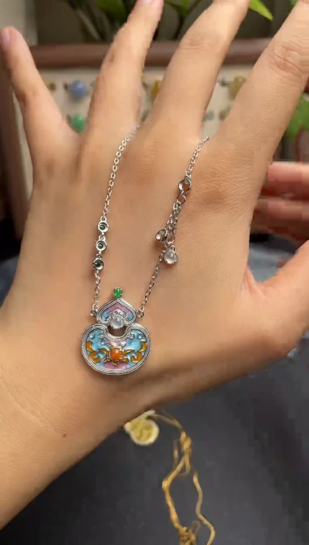 翡翠银S925镶嵌颈饰一物一证一礼盒