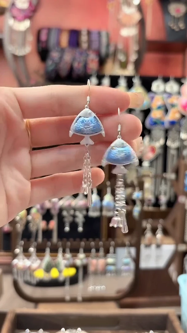 织绣 云织谣民族风精美饰品