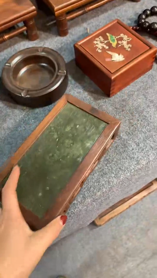 木福利           青石底座