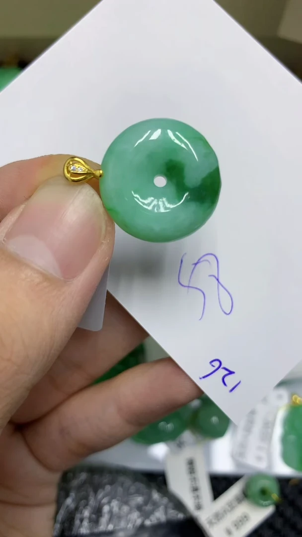 颈饰未镶嵌翡翠缅甸A货翡翠