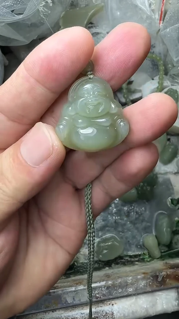 和田玉未镶嵌颈饰.