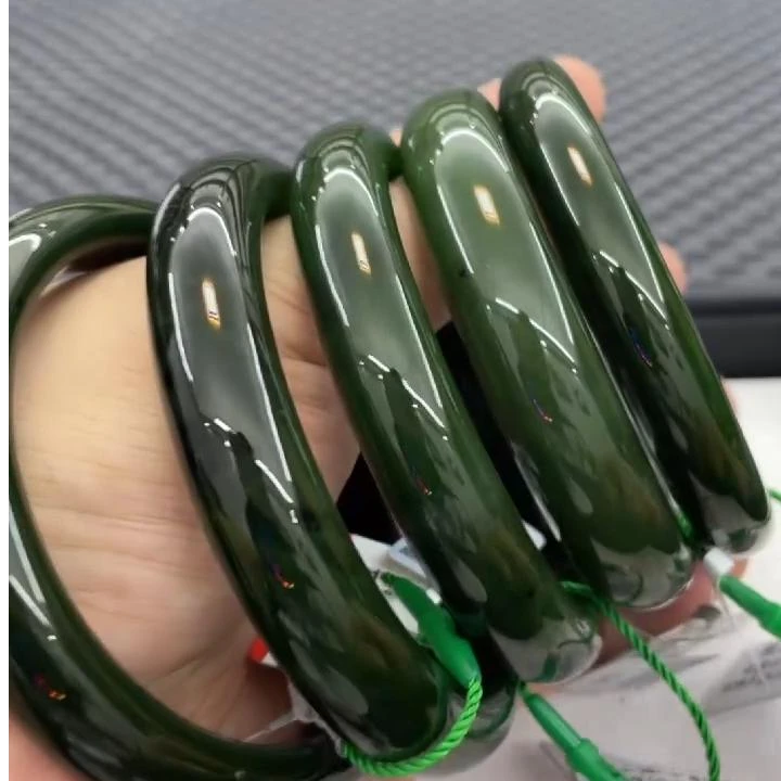 和田玉手镯一条微矿点（多样性发一件）  z0496