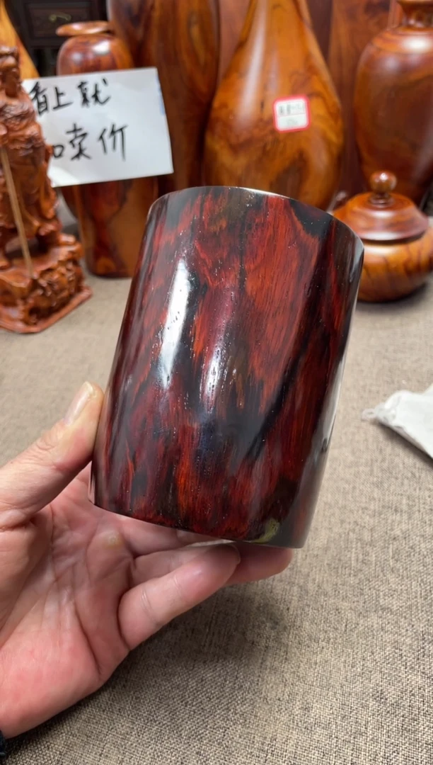 【闪购商品】交趾黄檀（大红酸枝）木艺酸枝笔筒8.8/10.4