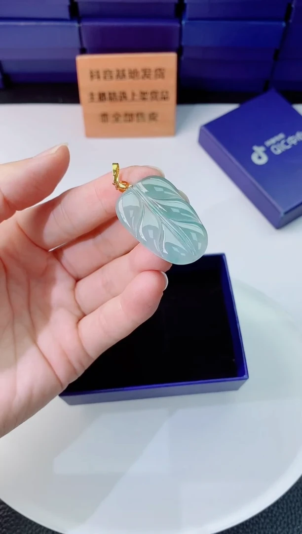 翡翠未镶嵌颈饰111111