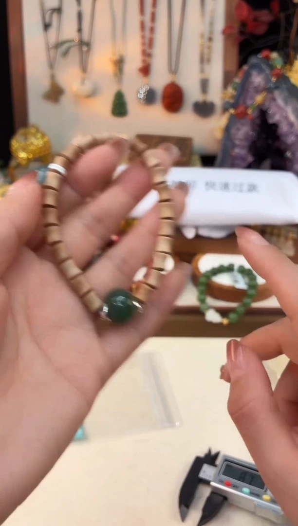 未镶嵌和田玉手饰@@B921D020370