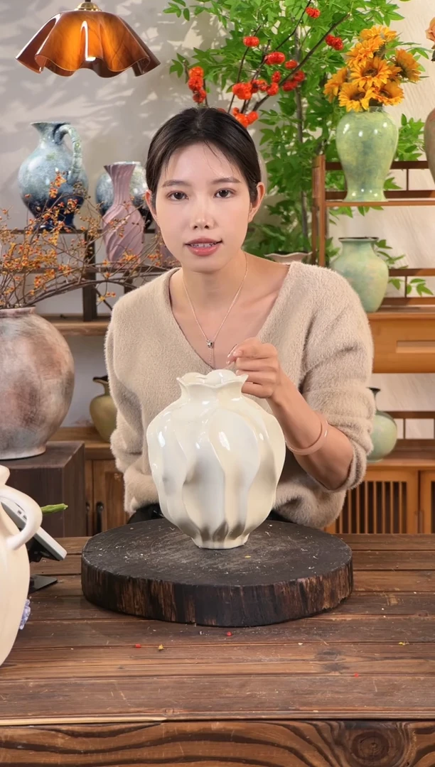 素色净版-丝瓜纹中号 陶瓷花瓶