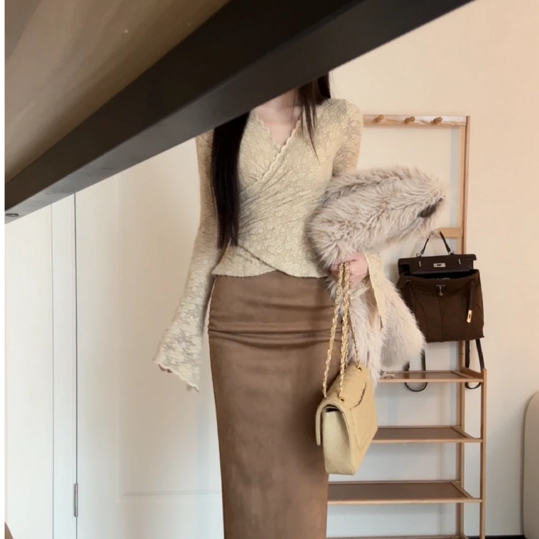 【柔纱漫花】秋季纯欲气质V领蕾丝衫女设计感修身显瘦打底XY-260