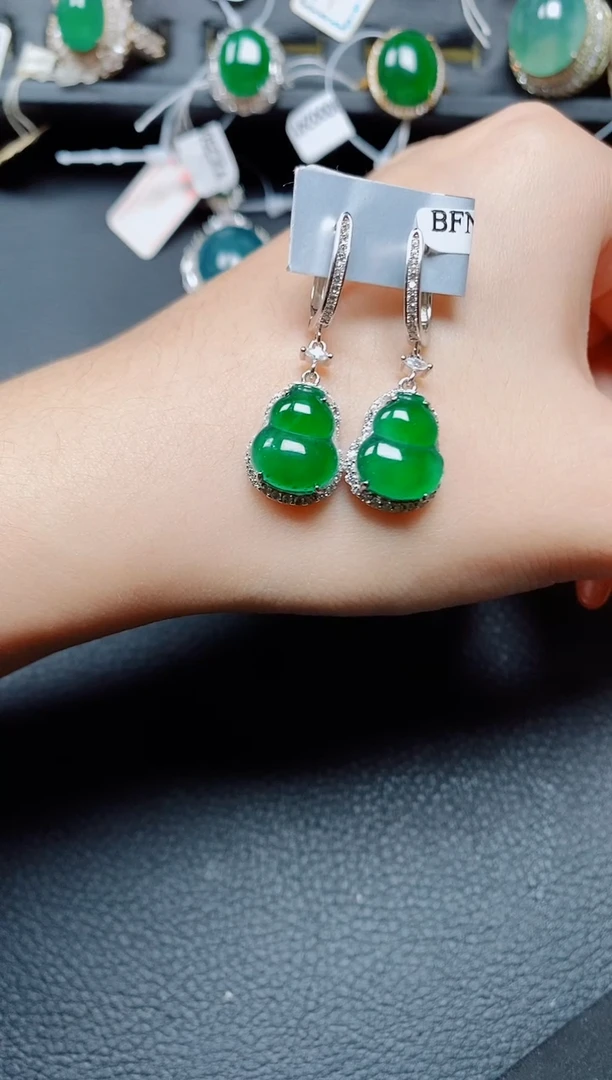 银S925镶嵌翡翠耳饰翡翠