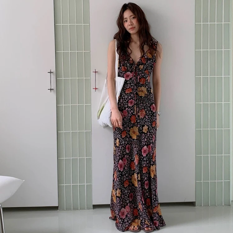 LILUSHOP【5.31 10:00新品】V领花朵木耳边连衣裙气质长裙