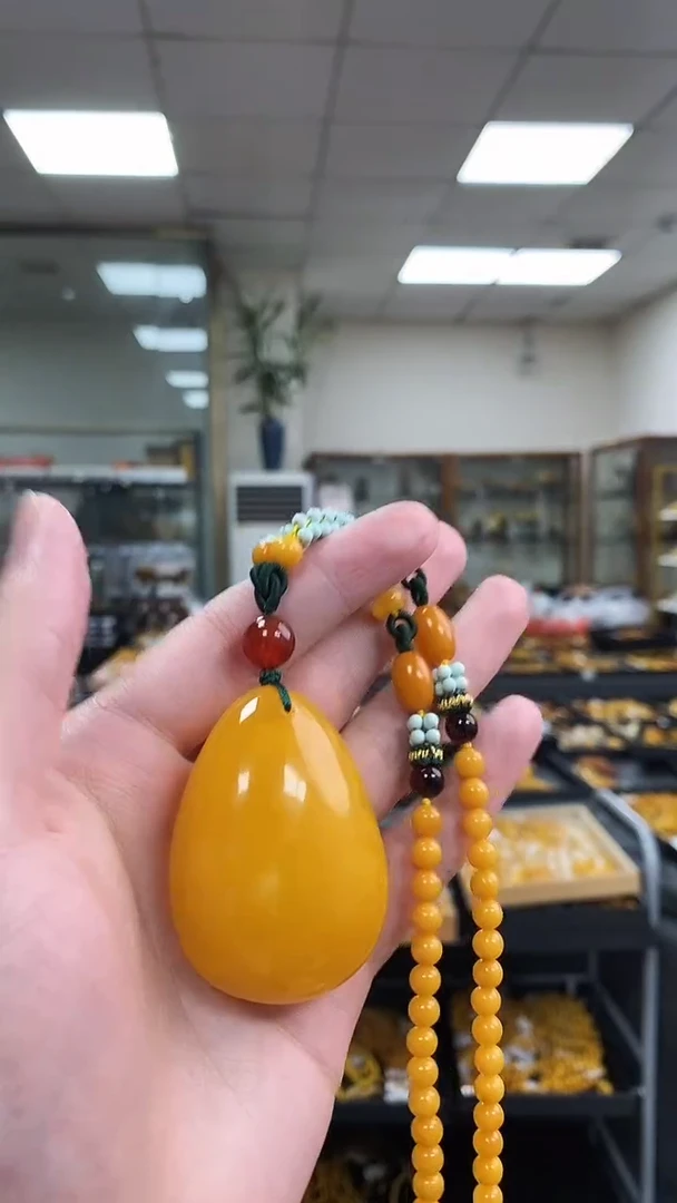 蜜蜡吊坠(赠链)未镶嵌天然琥珀蜜蜡水滴吊坠