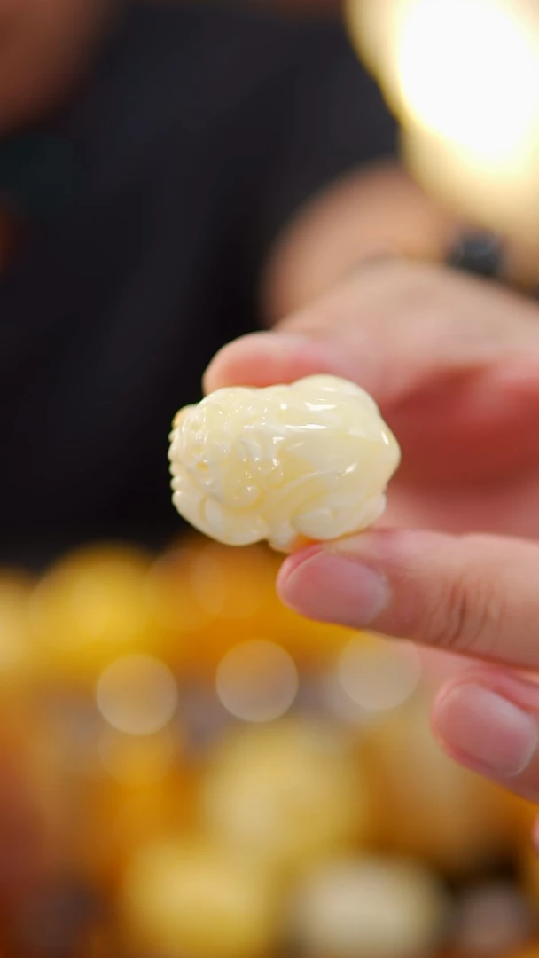 未镶嵌颈饰蜜蜡白蜡貔貅12