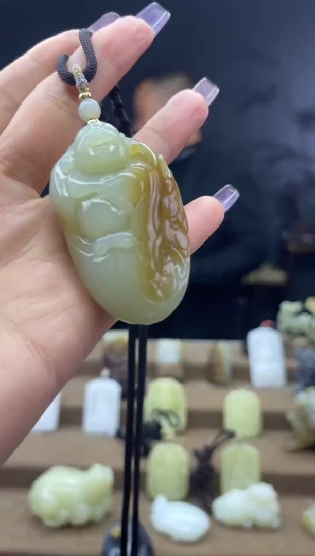 颈饰未镶嵌和田玉1