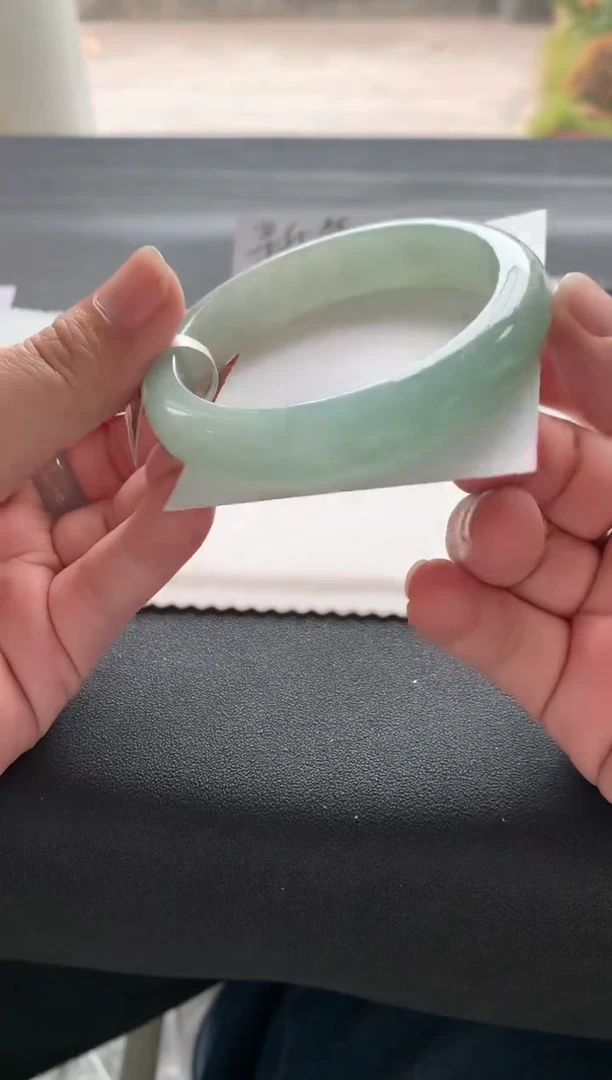 【闪购商品】翡翠手镯未镶嵌56.6正圈买断Y1054