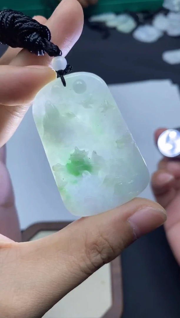颈饰未镶嵌翡翠1